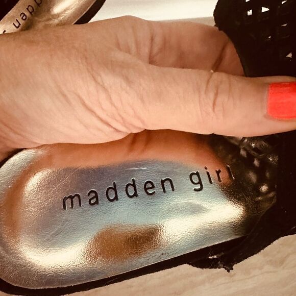 Steve Madden Madden Girl “Regall” black suede, cut out sandals. - Picture 2 of 6